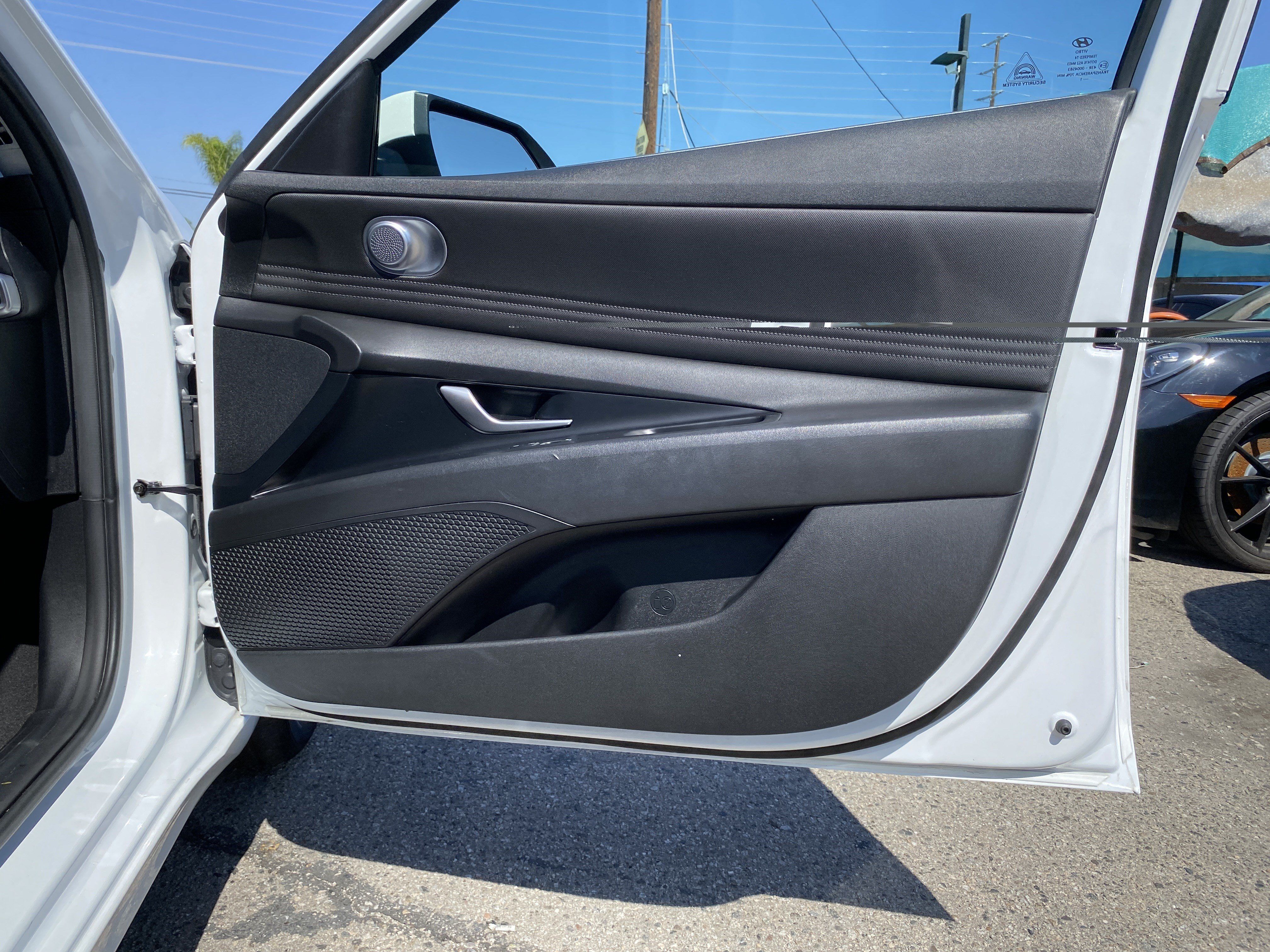 Used 2022 Hyundai Elantra SEL w/ Convenience Package FWD image 26
