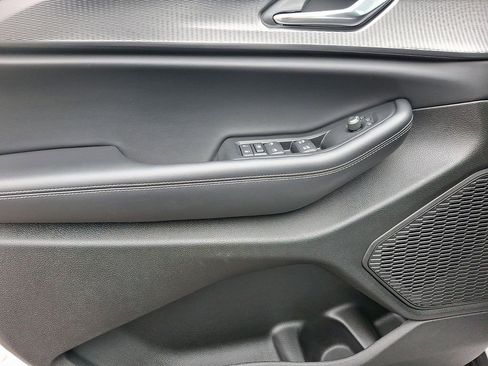 Used 2024 Jeep Grand Cherokee Altitude image 12