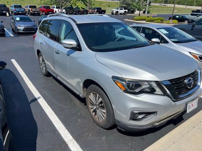 Used 2017 Nissan Pathfinder SV