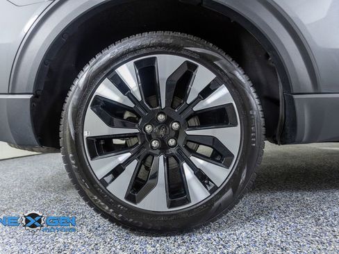 Used 2025 Ford Explorer Platinum w/ LUX Leather Package AWD/4WD image 46