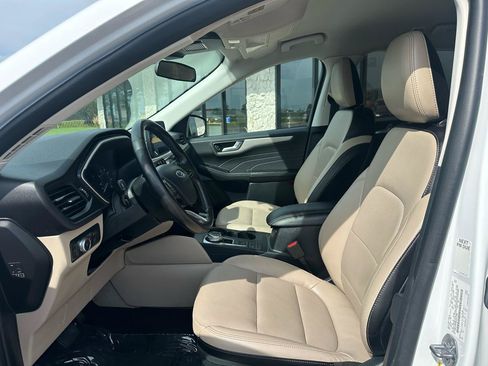 Used 2022 Ford Escape SEL FWD image 2