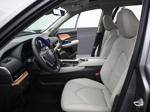 New 2026 Toyota Grand Highlander Limited image 12