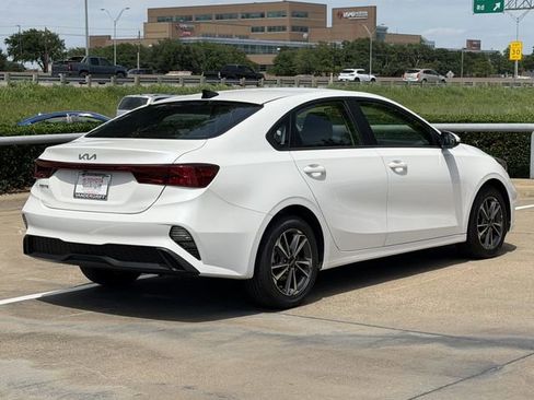Used 2023 Kia Forte LXS FWD image 4