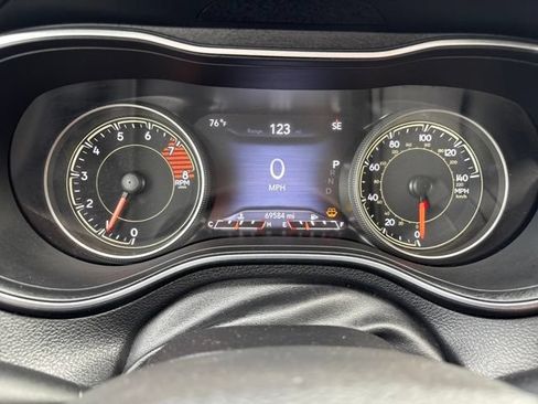 Used 2021 Jeep Cherokee Latitude Lux AWD/4WD image 13