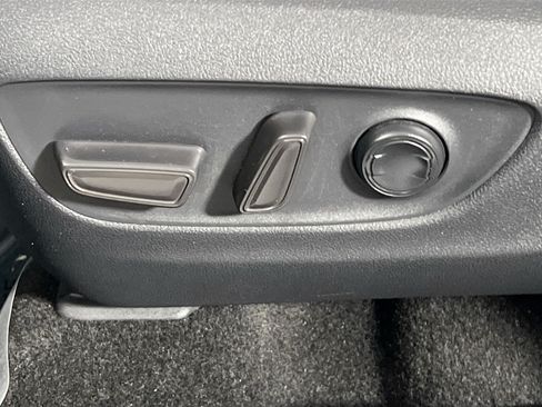 Used 2019 Toyota RAV4 XLE Premium w/ Advanced Technology Package FWD image 16