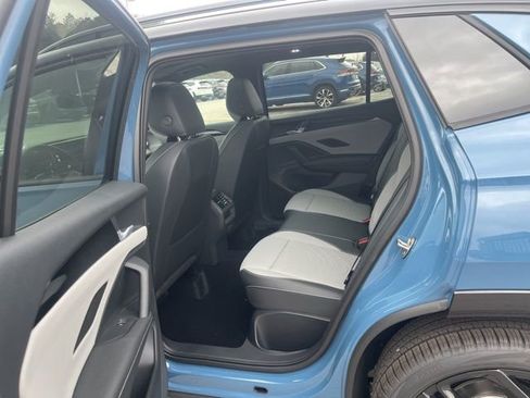 New 2026 Volkswagen Tiguan SE R-Line FWD image 21