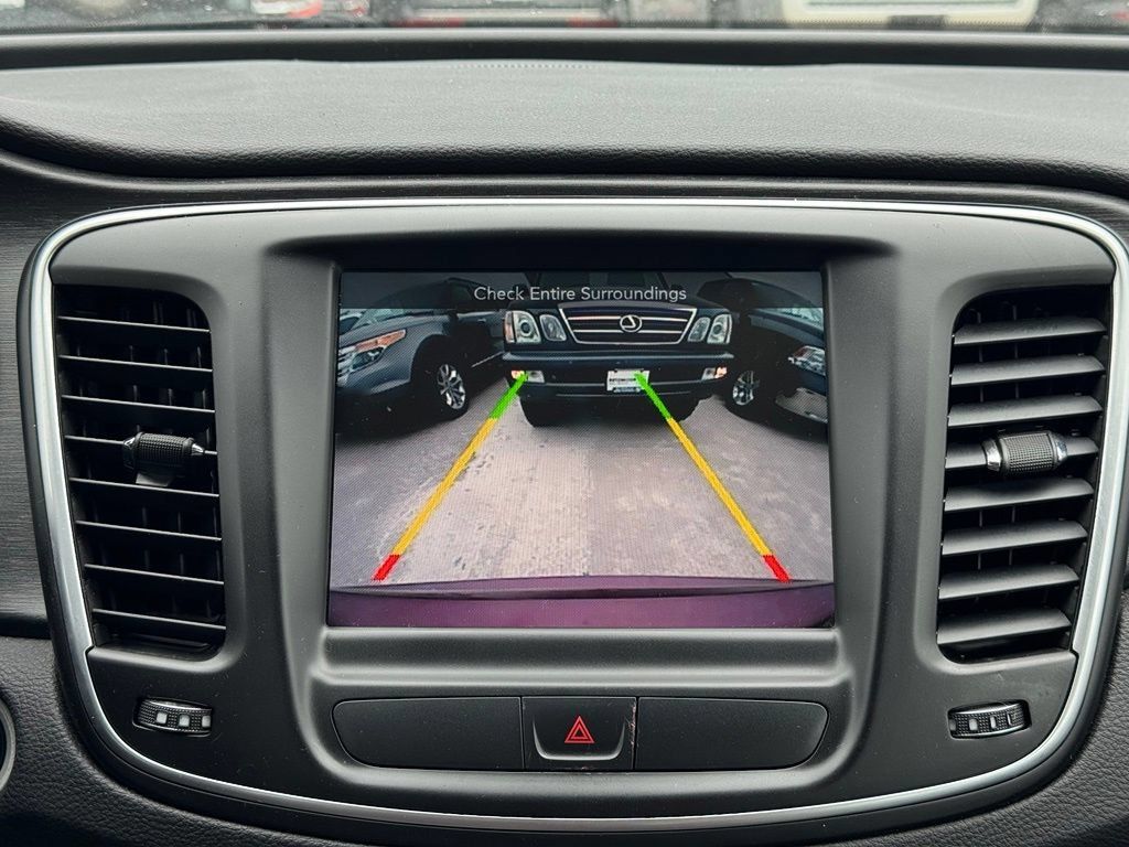 Used 2015 Chrysler 200 Limited w/ Convenience Group FWD image 4