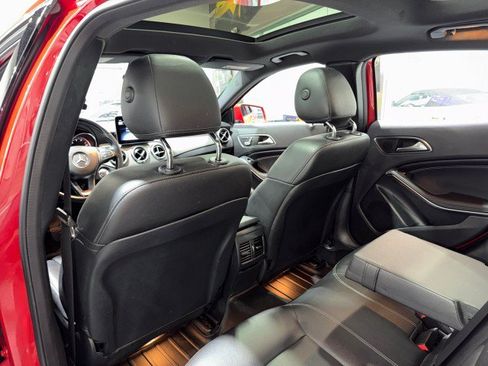 Used 2019 Mercedes-Benz GLA 250 4MATIC image 9