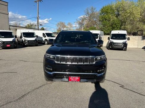 Used 2022 Jeep Grand Wagoneer Series III AWD/4WD image 10