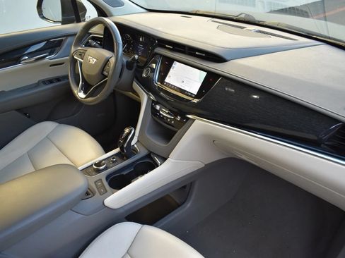 Used 2020 Cadillac XT6 Premium Luxury FWD image 12