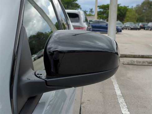 New 2026 Jeep Compass Latitude image 12