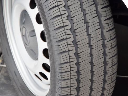 Used 2023 Mercedes-Benz Metris Passenger image 29