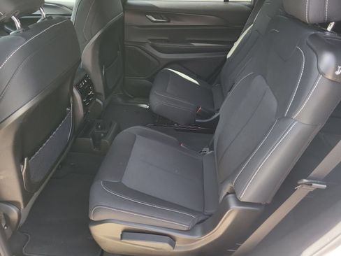 Used 2025 Jeep Grand Cherokee L Laredo RWD image 23