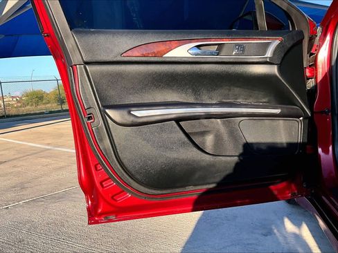 Used 2016 Lincoln MKZ Hybrid image 21