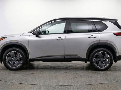 Used 2025 Nissan Rogue SV AWD/4WD image 5