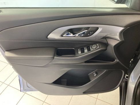 Used 2023 Chevrolet Traverse LT w/ Rear Camera Mirror Package AWD/4WD image 16