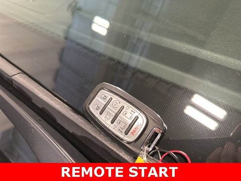 Used 2021 Chrysler Pacifica Touring-L image 42