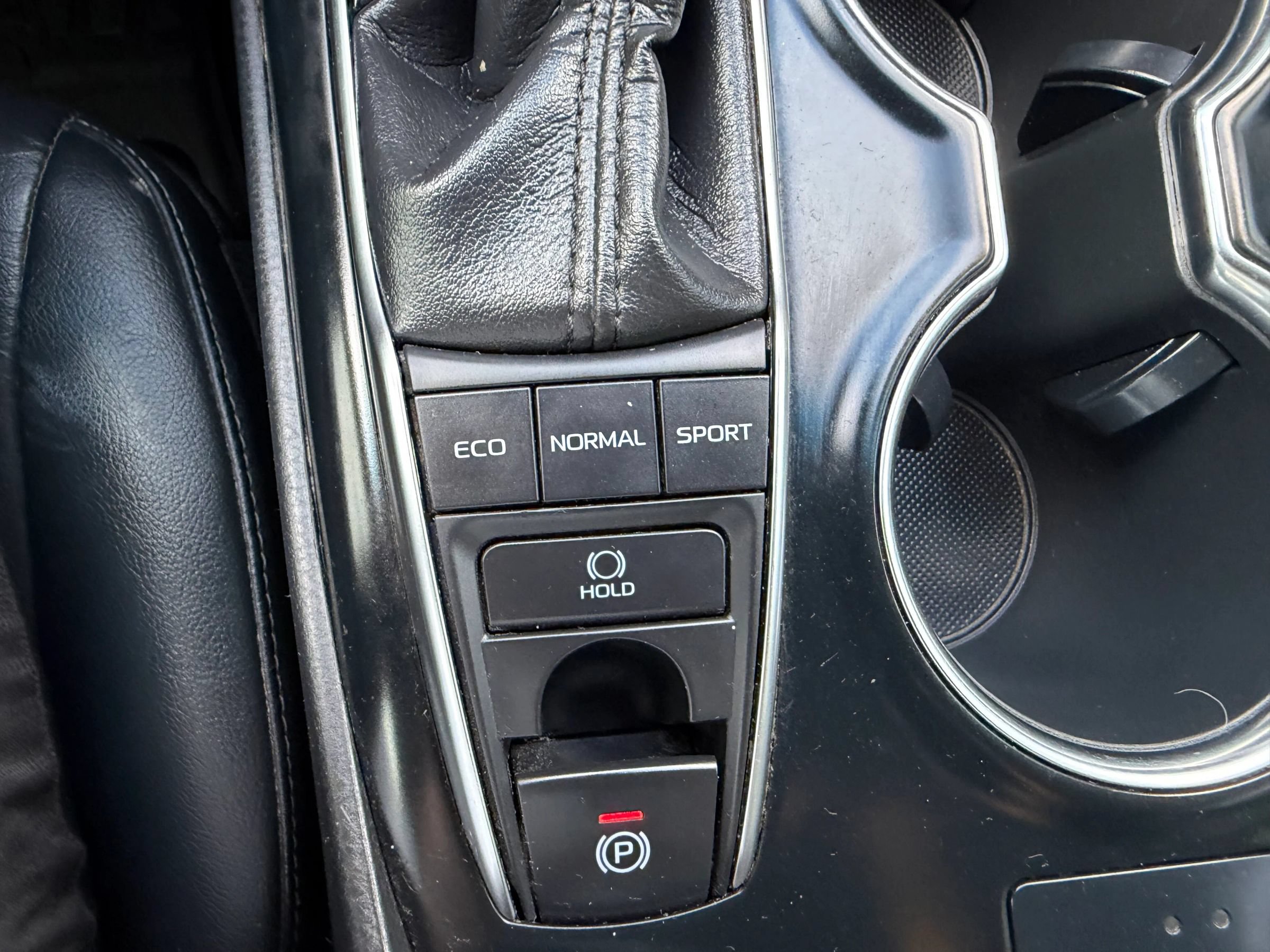 Used 2018 Toyota Camry XSE FWD image 31