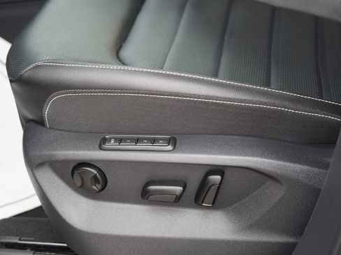 Used 2025 Volkswagen Atlas Cross Sport SEL R-Line image 17