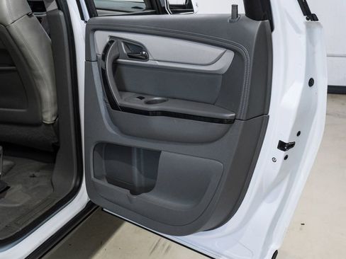 Used 2017 Chevrolet Traverse Premier FWD image 46
