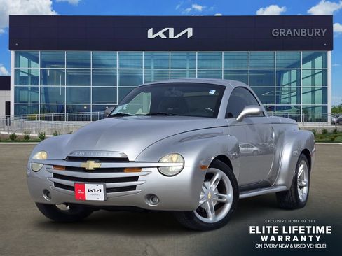 Used 2005 Chevrolet SSR w/ Preferred Equipment Group RWD image 1