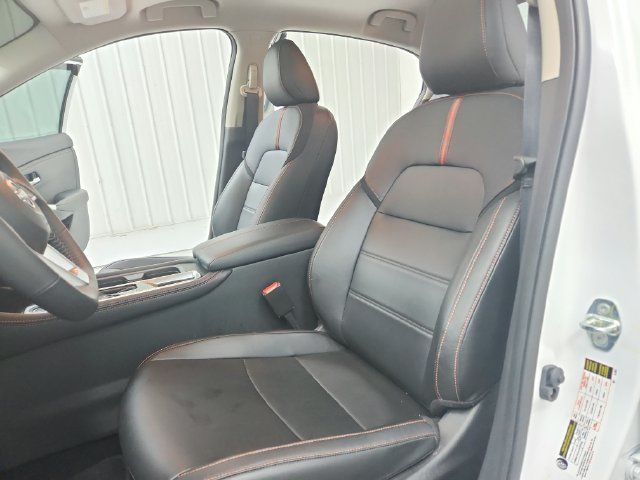 Used 2025 Nissan Sentra SR w/ SR Premium Package FWD image 19