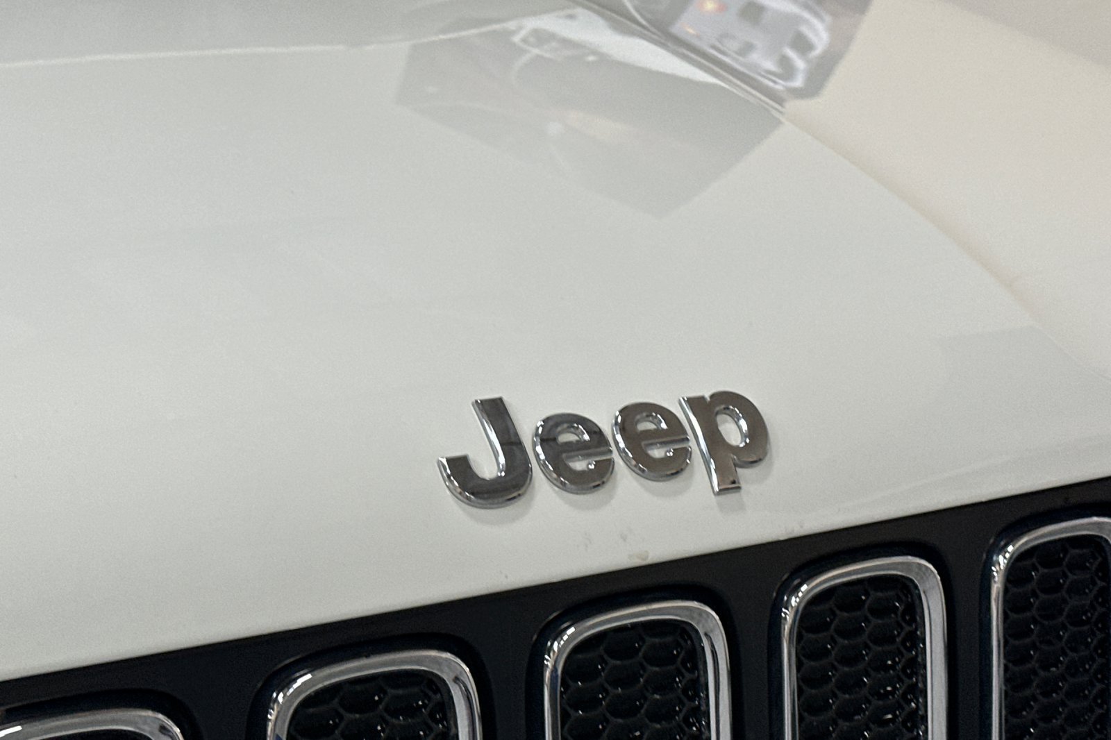 Used 2018 Jeep Renegade Latitude FWD image 44