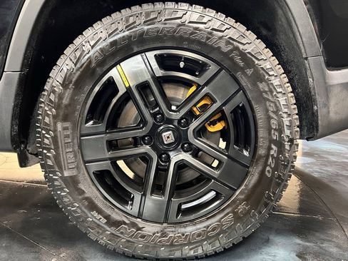 Used 2022 Rivian R1T Adventure image 25