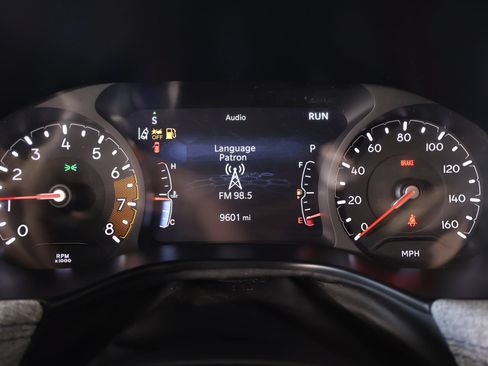 Used 2025 Jeep Compass Latitude AWD/4WD image 4
