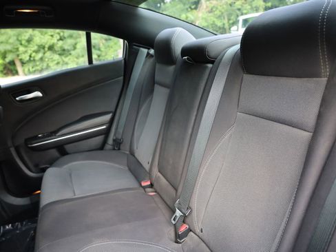 Used 2017 Dodge Charger SE w/ Popular Equipment Group image 19