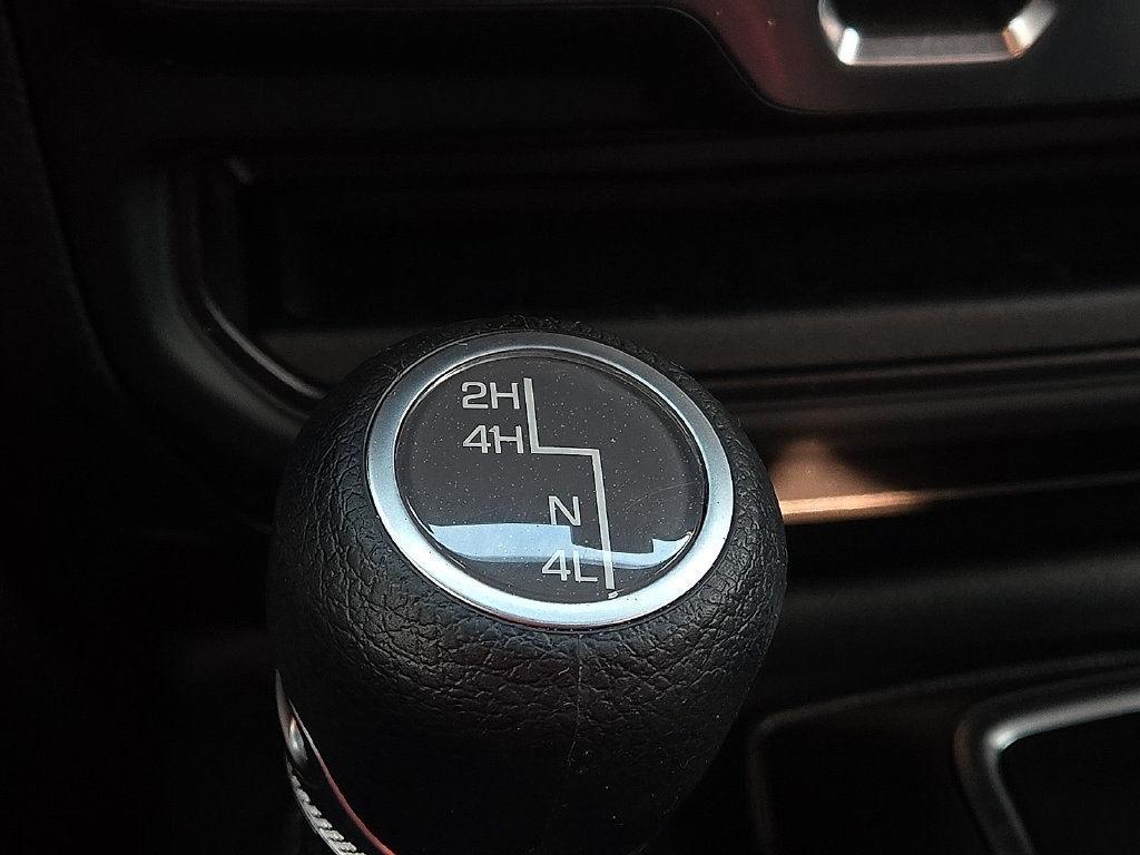 Used 2025 Jeep Wrangler Sport AWD/4WD image 15