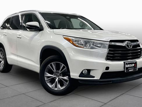 Used 2015 Toyota Highlander XLE AWD/4WD image 2