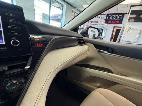 Used 2022 Toyota Camry LE image 50