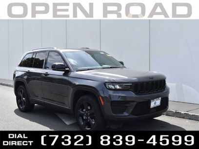 Used 2023 Jeep Grand Cherokee Altitude