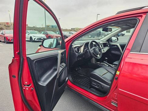 Used 2013 Toyota RAV4 Limited image 18