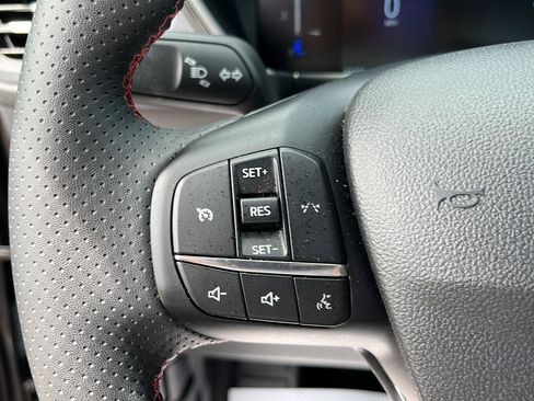 Used 2025 Ford Escape ST-Line Select AWD/4WD image 14