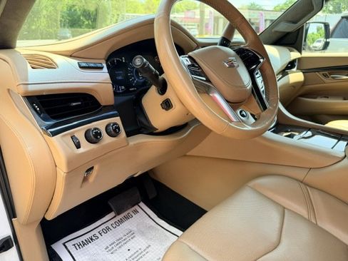 Used 2019 Cadillac Escalade Platinum AWD/4WD image 11