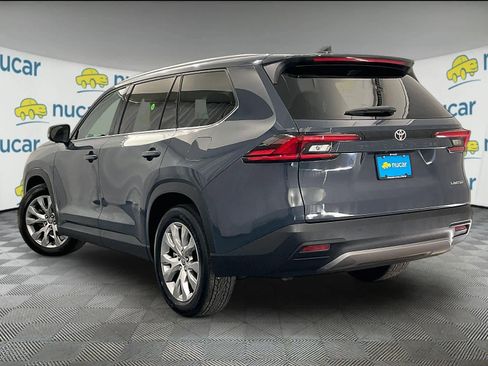 Used 2025 Toyota Grand Highlander FWD image 4