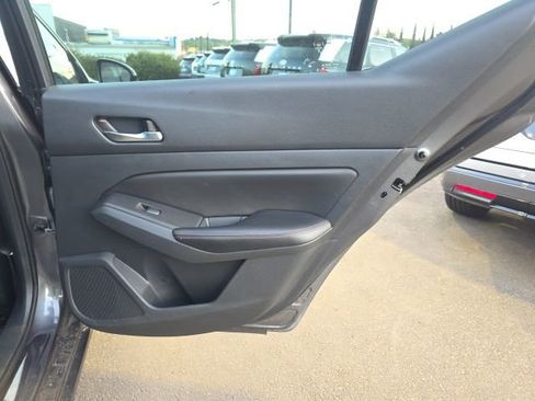 Used 2022 Nissan Altima 2.5 SR image 22