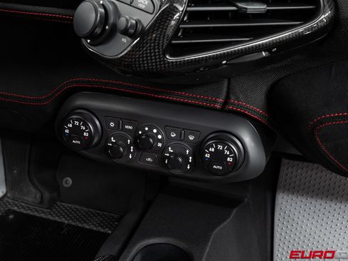 Used 2015 Ferrari 458 Speciale Coupe RWD image 37