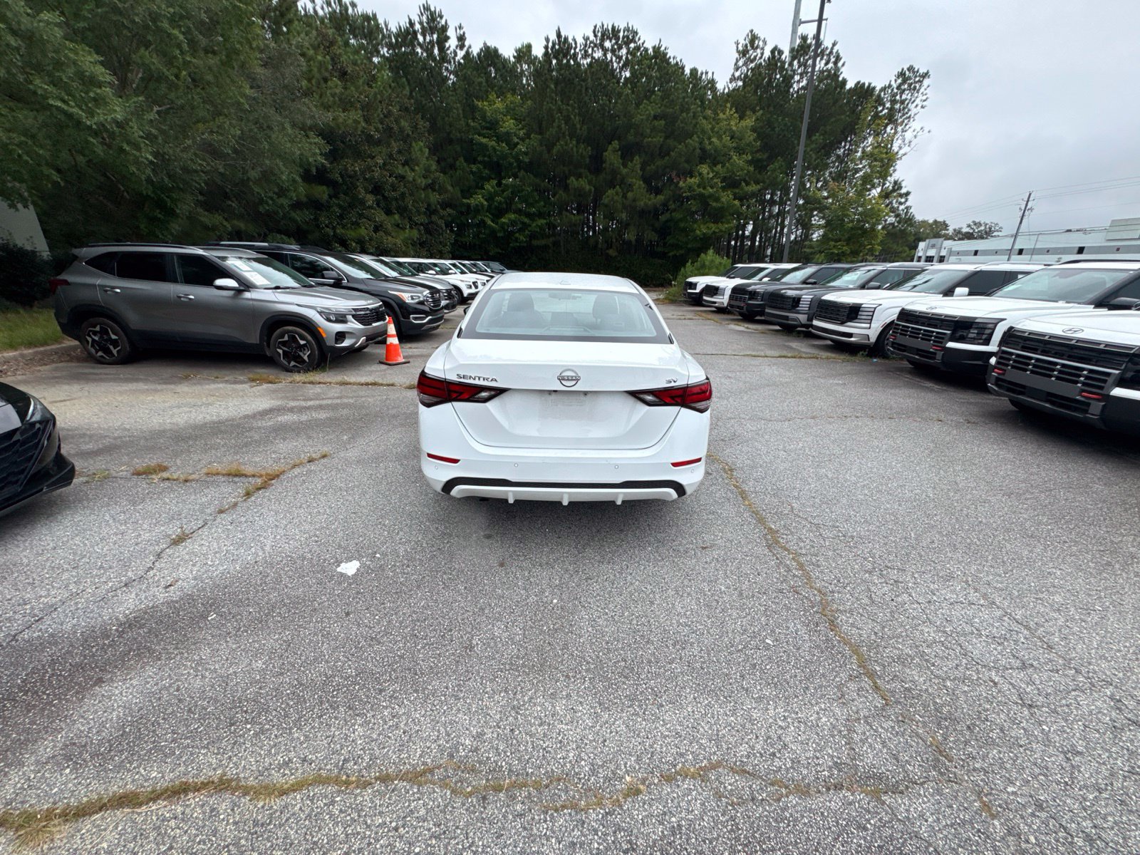 Used 2024 Nissan Sentra SV FWD image 10
