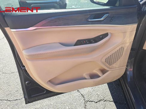 Used 2025 Jeep Grand Cherokee L Limited image 11