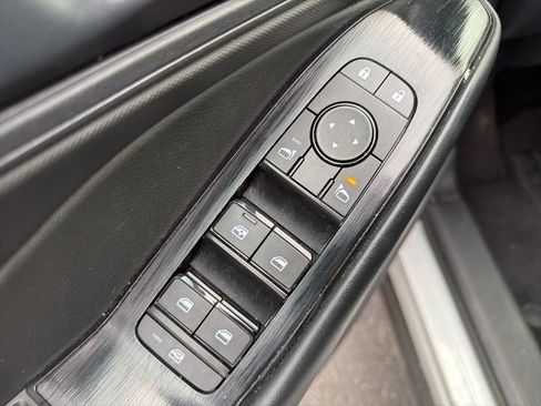 Used 2024 Nissan Rogue S FWD image 30