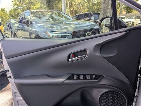 Used 2022 Toyota Prius FWD image 35