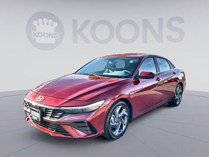 Used 2024 Hyundai Elantra SEL w/ Convenience Package