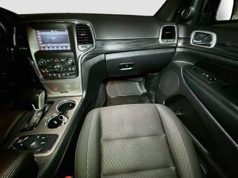 Used 2021 Jeep Grand Cherokee Laredo AWD/4WD image 30