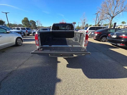 Used 2006 Nissan Frontier XE w/ (G01) XE Preferred Pkg image 9