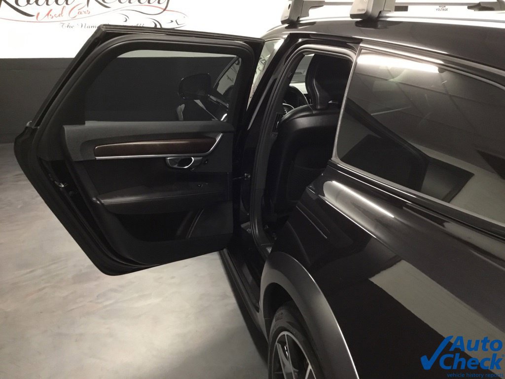 Used 2020 Volvo V90 T6 Cross Country AWD/4WD image 27