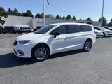 New 2025 Chrysler Pacifica Select image 3