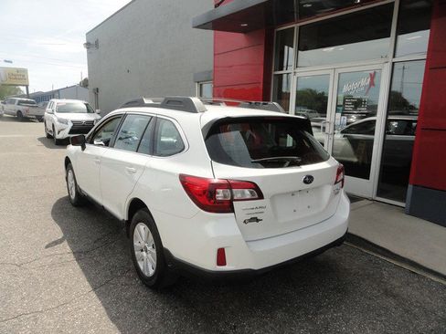 Used 2017 Subaru Outback 2.5i AWD/4WD image 6